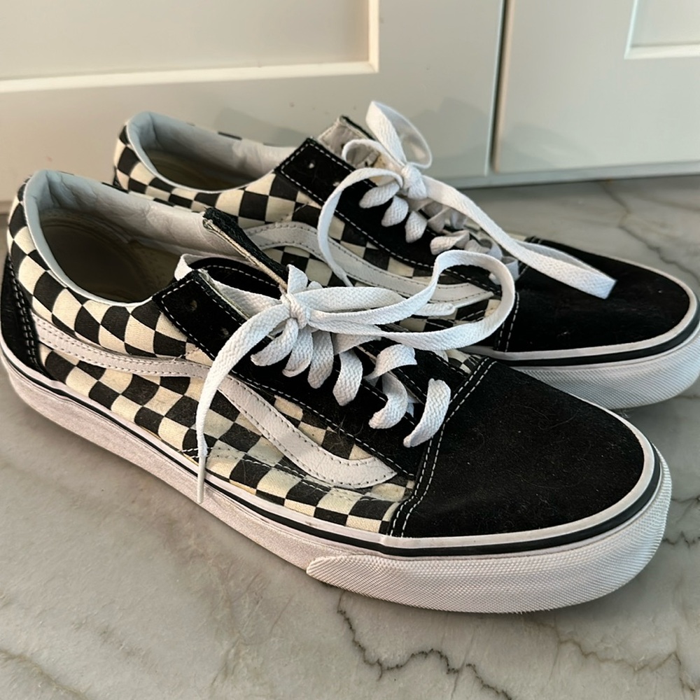 Vans old Skool lace up sneakers men’s 9.5 women’s 11